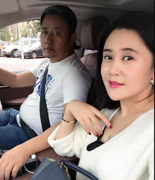 王小宝婚姻状况：第一任妻子是谁？与孙立荣是否离婚？