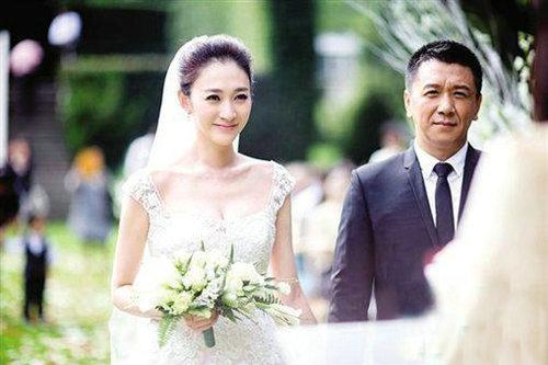 鄢波与李小冉分手原因探究：为何未能步入婚姻殿堂？