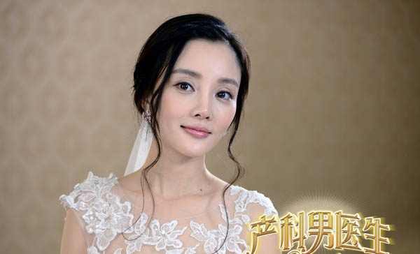 李小璐贾乃亮夫妻档演戏默契十足甜蜜互动羡煞旁人