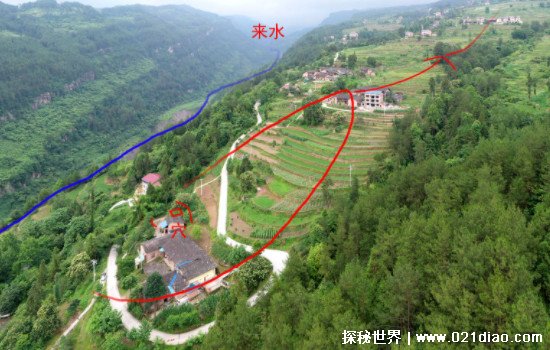 看坟地记住一句口诀,左面东来右边西/坐南朝北四位取(风水宝地)